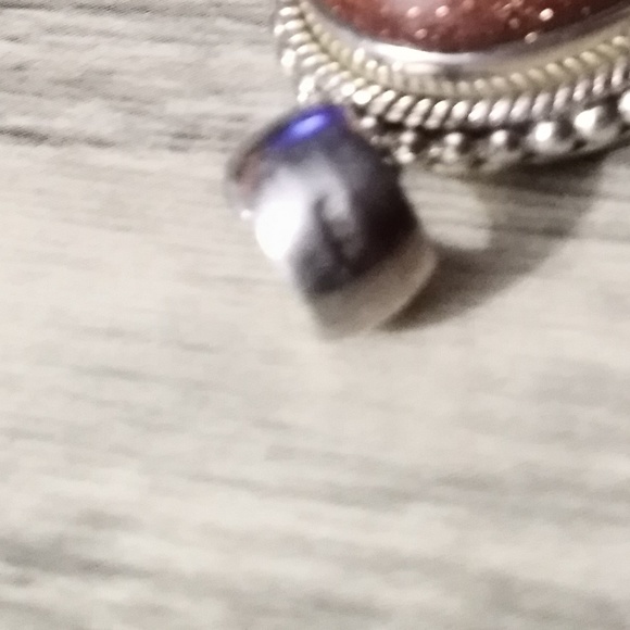 Gold sandstone pendant and earring set - Picture 3 of 4